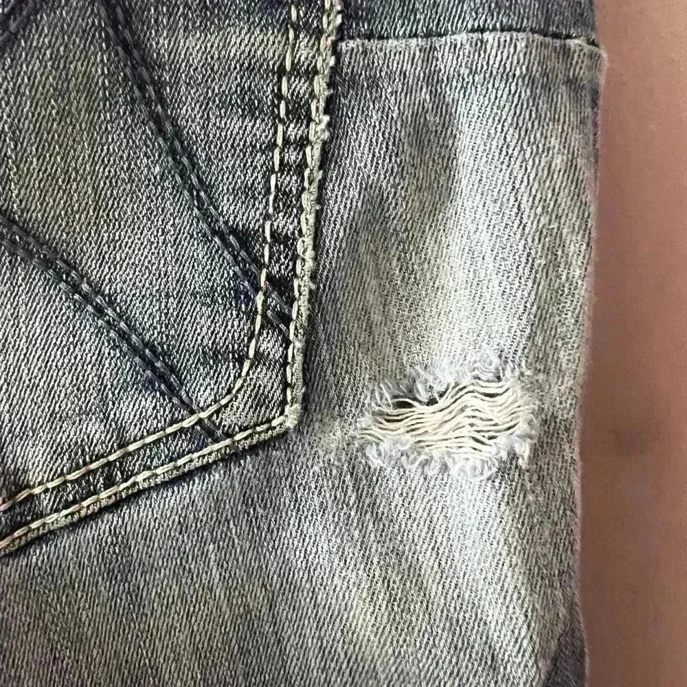 Ariat Cowgirl Distressed Jeans Womens Sz 29s Well Loved See Pics - Picture 7 of 10